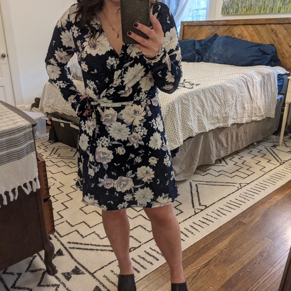 Roma Size Small long-Sleeve Short Floral Wrap Dress